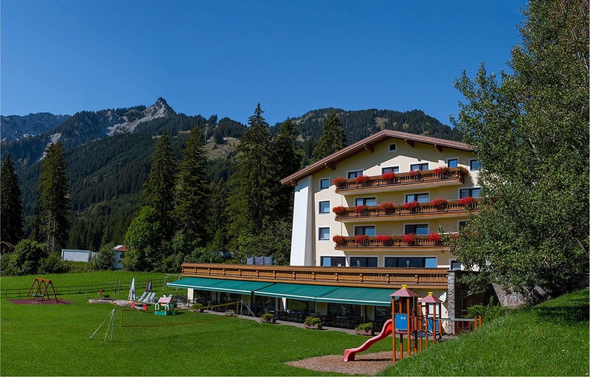 Haus Diana Hotel Reutte Exterior photo