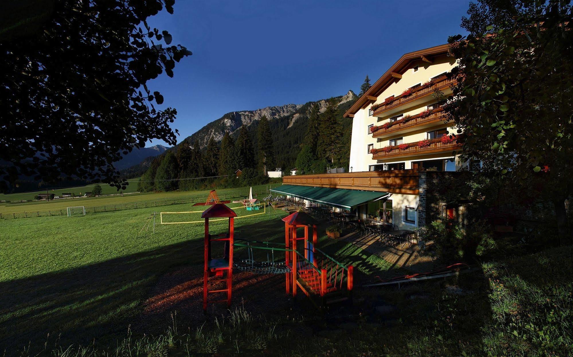 Haus Diana Hotel Reutte Exterior photo
